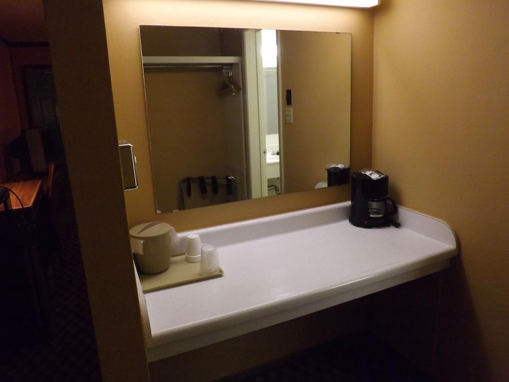 Tristar Inn Xpress Тикумкари Стая снимка
