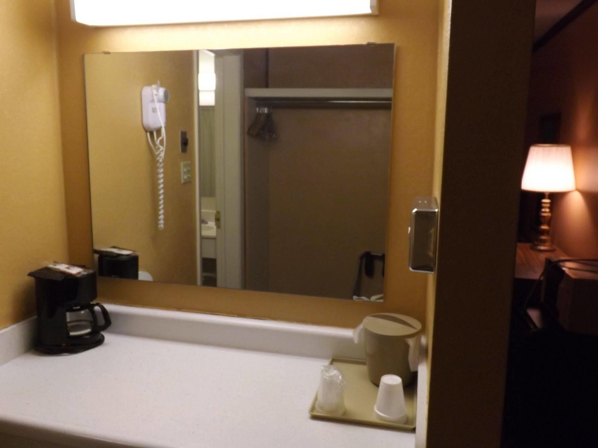 Tristar Inn Xpress Тикумкари Екстериор снимка