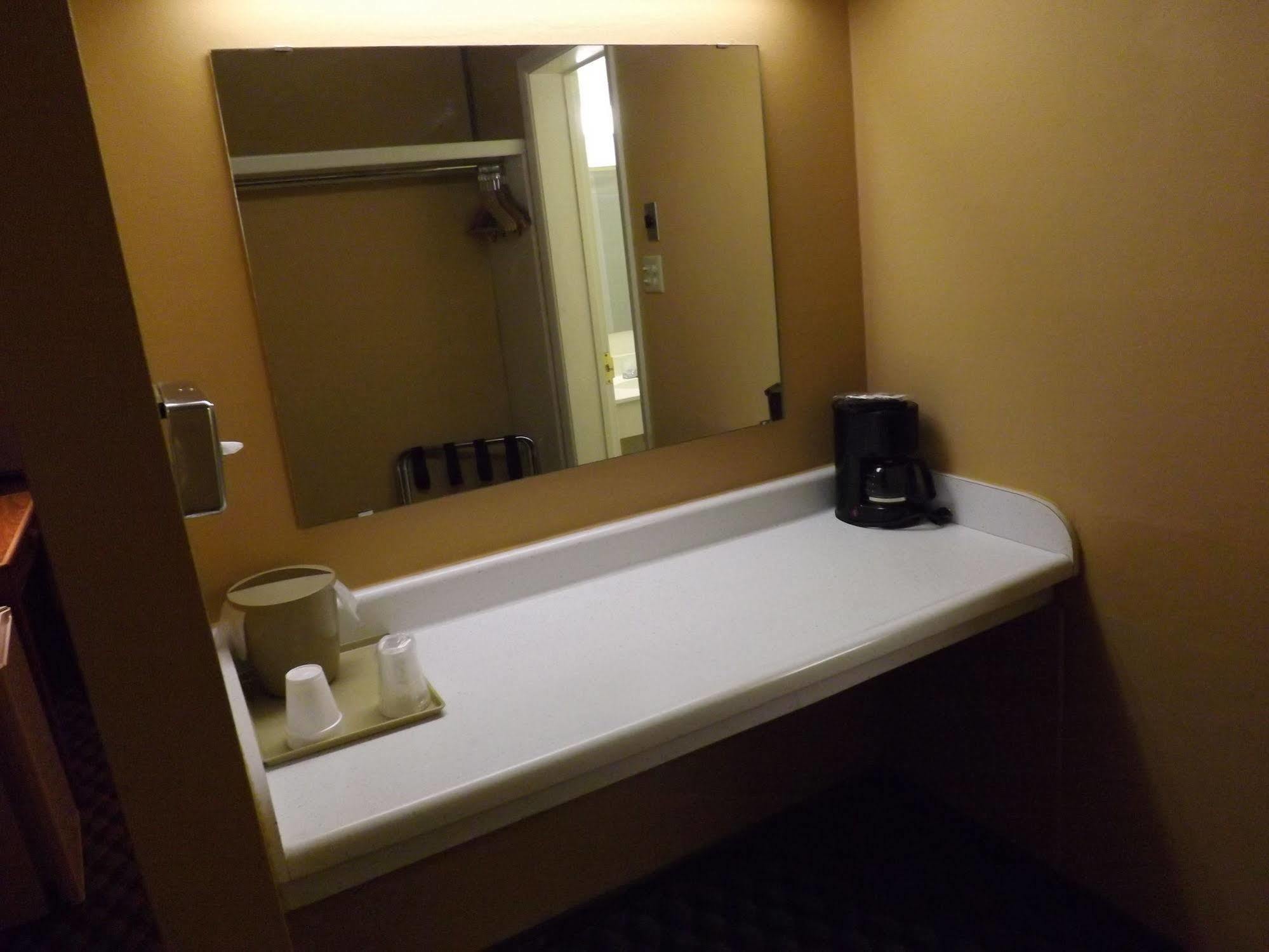 Tristar Inn Xpress Тикумкари Екстериор снимка